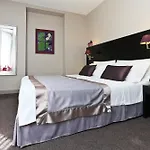 La Place Boutique 3* أنتيب