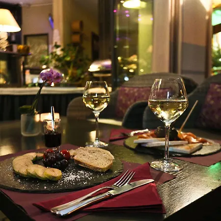 La Place Boutique Αντίμπ