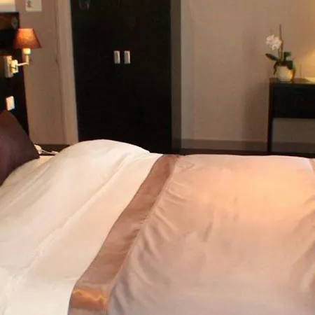 La Place Boutique Αντίμπ