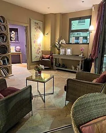 La Place Boutique 3* أنتيب